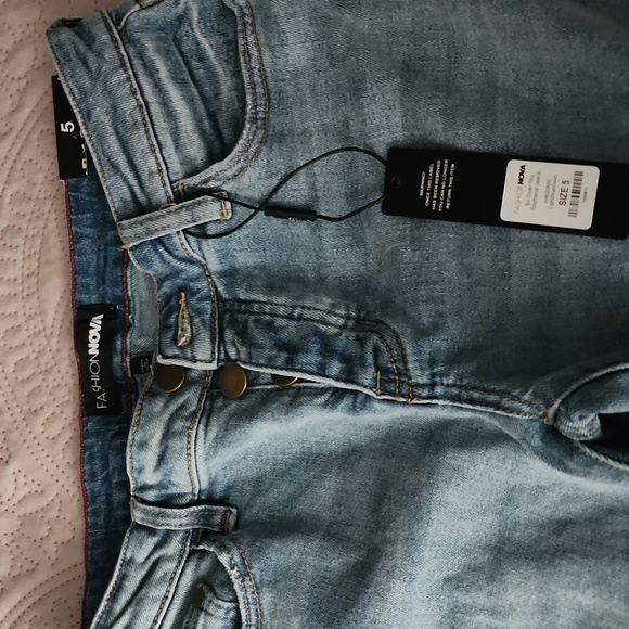 Jeans - Picture 2 of 4